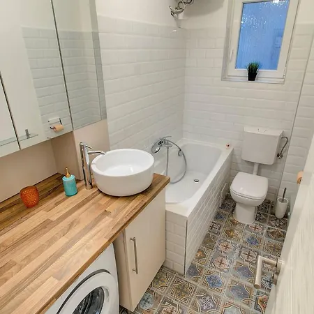 Little Americas Opera Budapesta