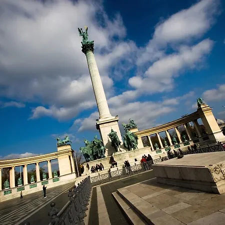 Little Americas Opera Apartmán *